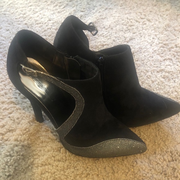 High Heels with left side peek - Picture 3 of 3